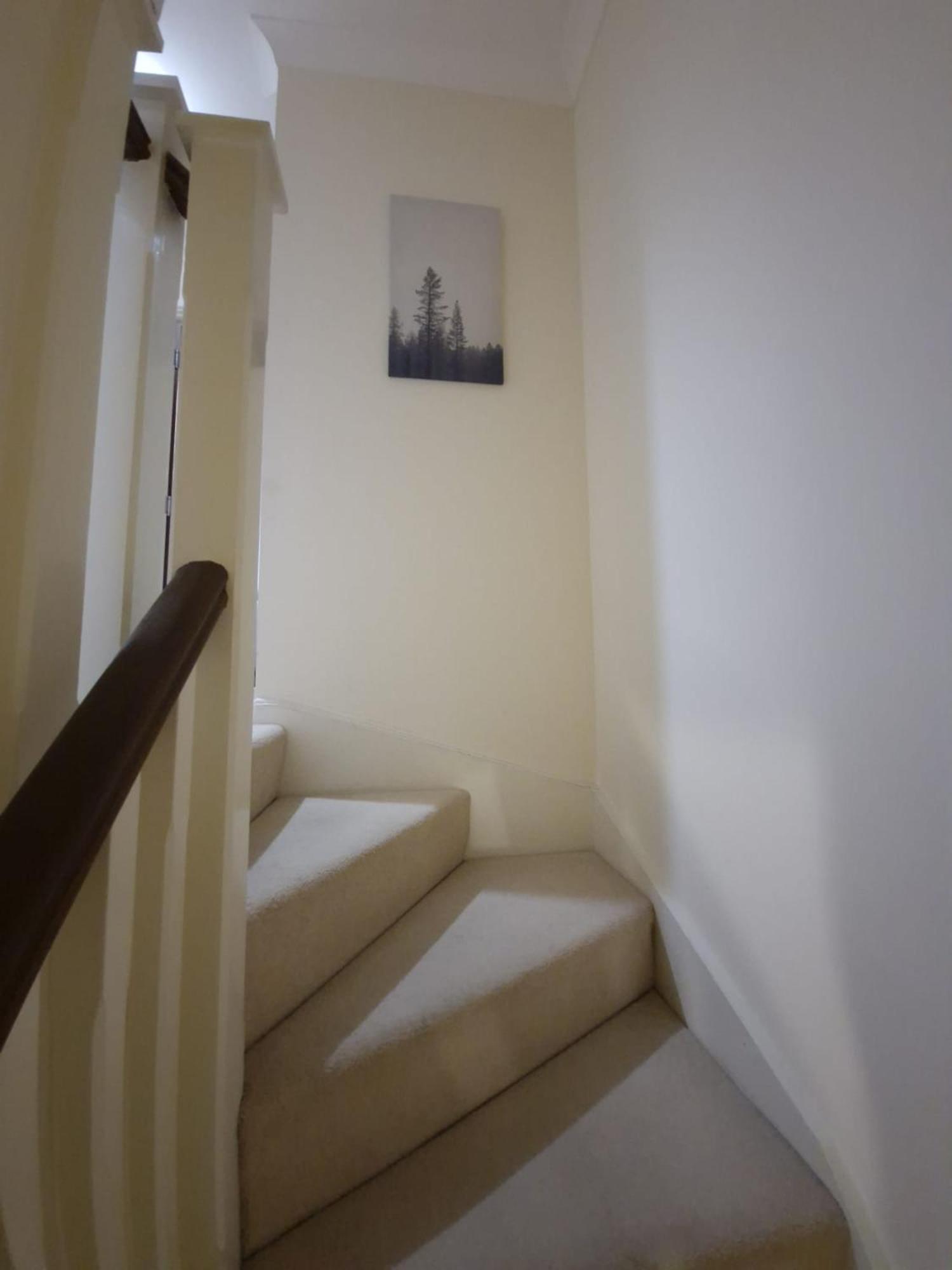 Sleeps9 Parking&Garage 17 Mins To Gatwick, 30 To London Villa Merstham Bagian luar foto